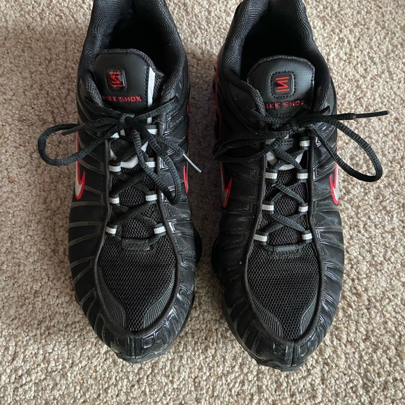 Nike shock TL Black and Red Sneakers main image 5